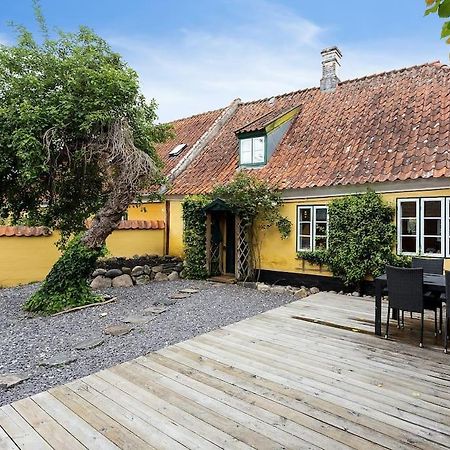 Idyllisk, Historisk Byhus Ved Fjorden I Mariager Exterior foto